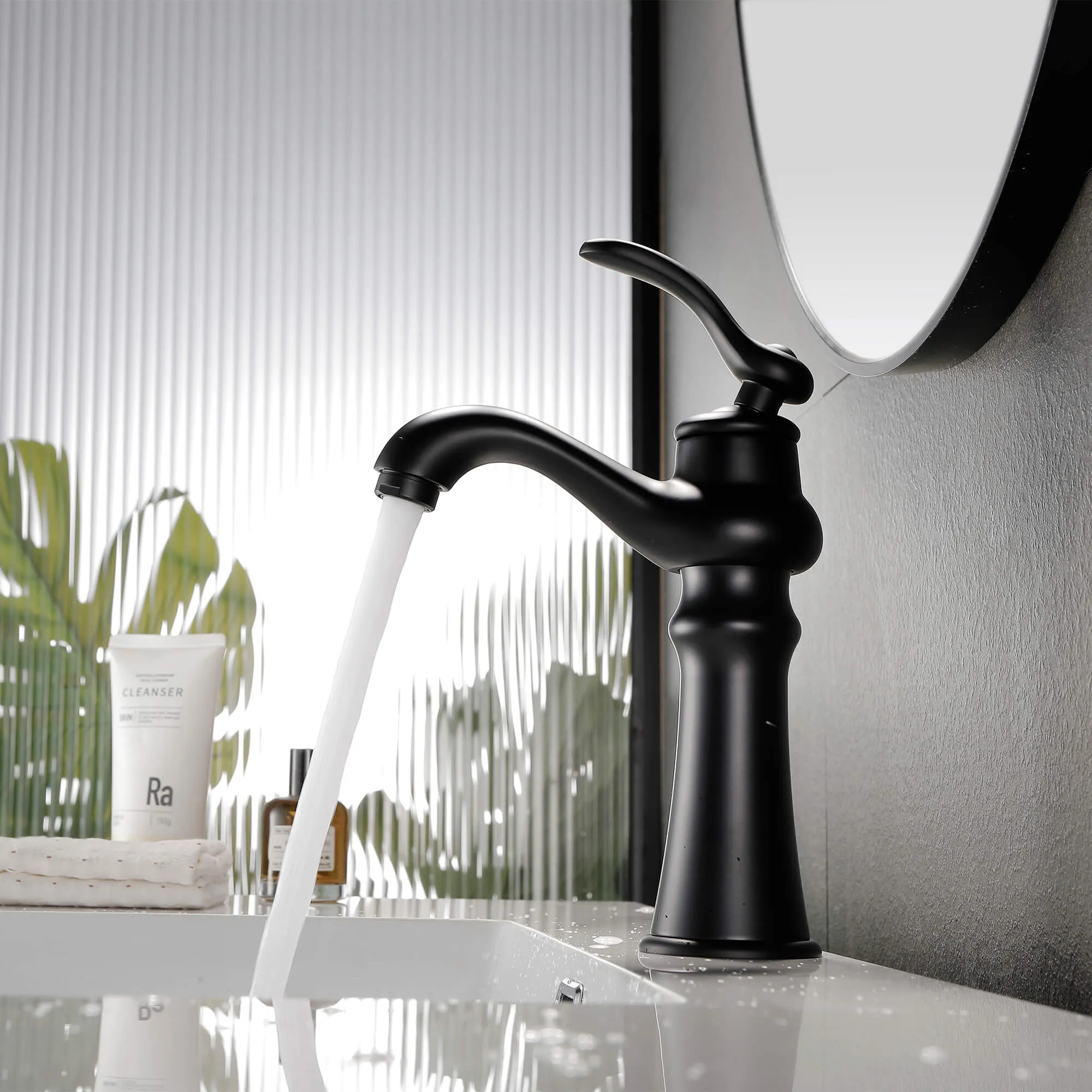 Bathroom Faucet Vintage Single Handle Brass Bathroom Faucet Single Hole Hot and Cold Sink Faucet