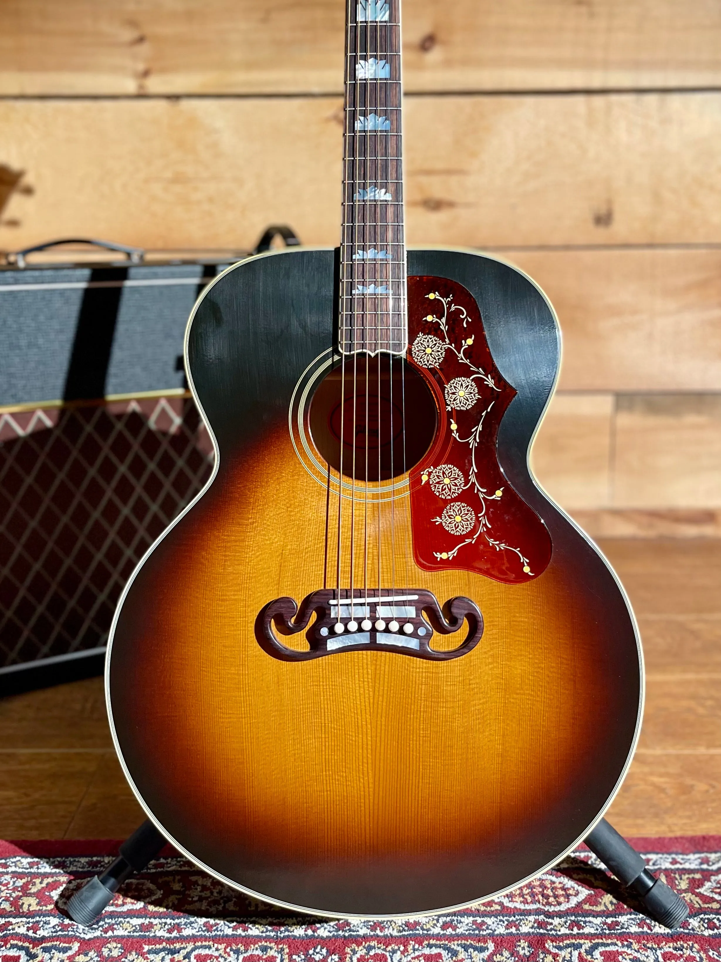 Gibson 1957 SJ-200, Vintage Sunburst (Finish Flaw)