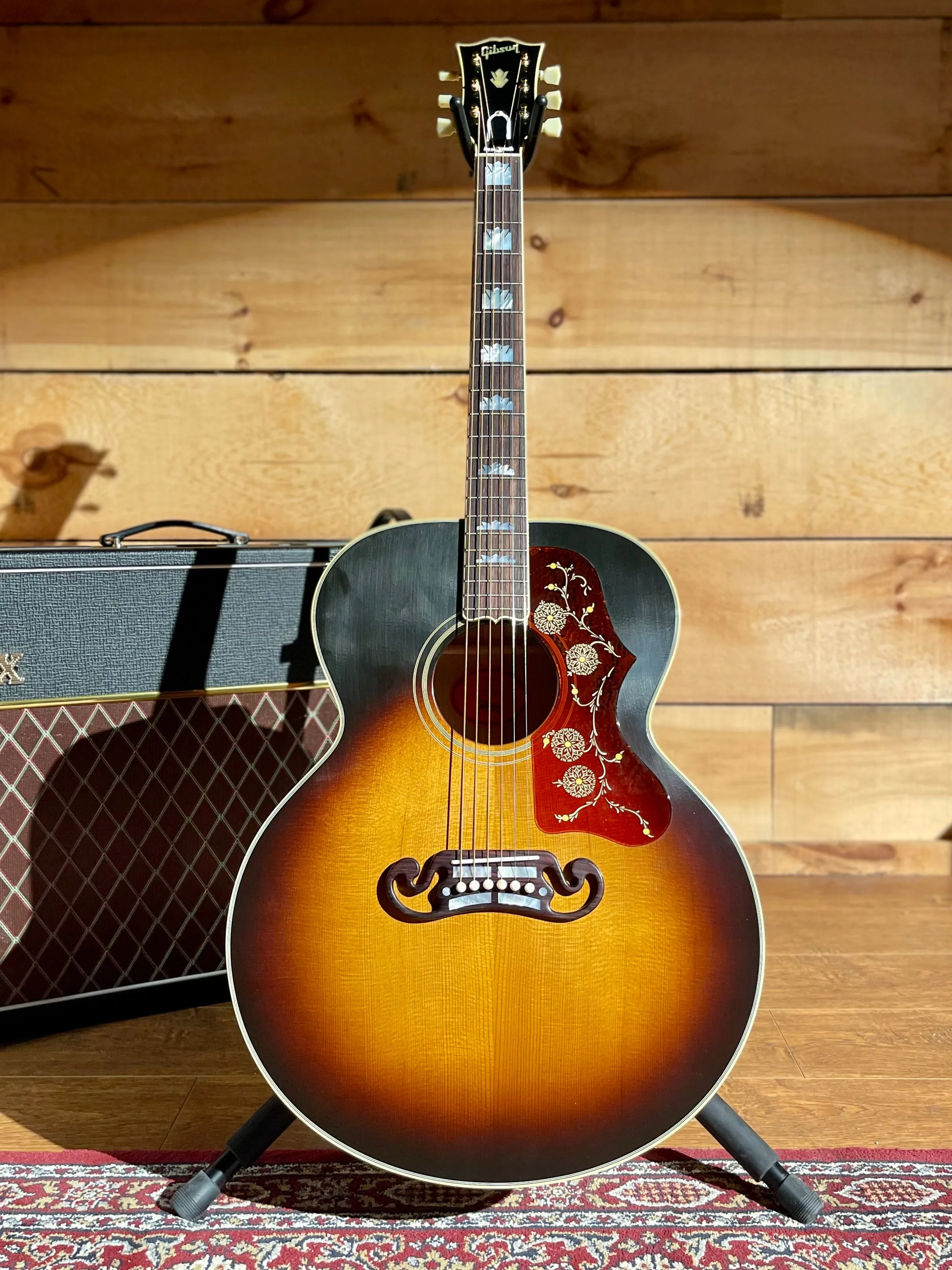 Gibson 1957 SJ-200, Vintage Sunburst (Finish Flaw)