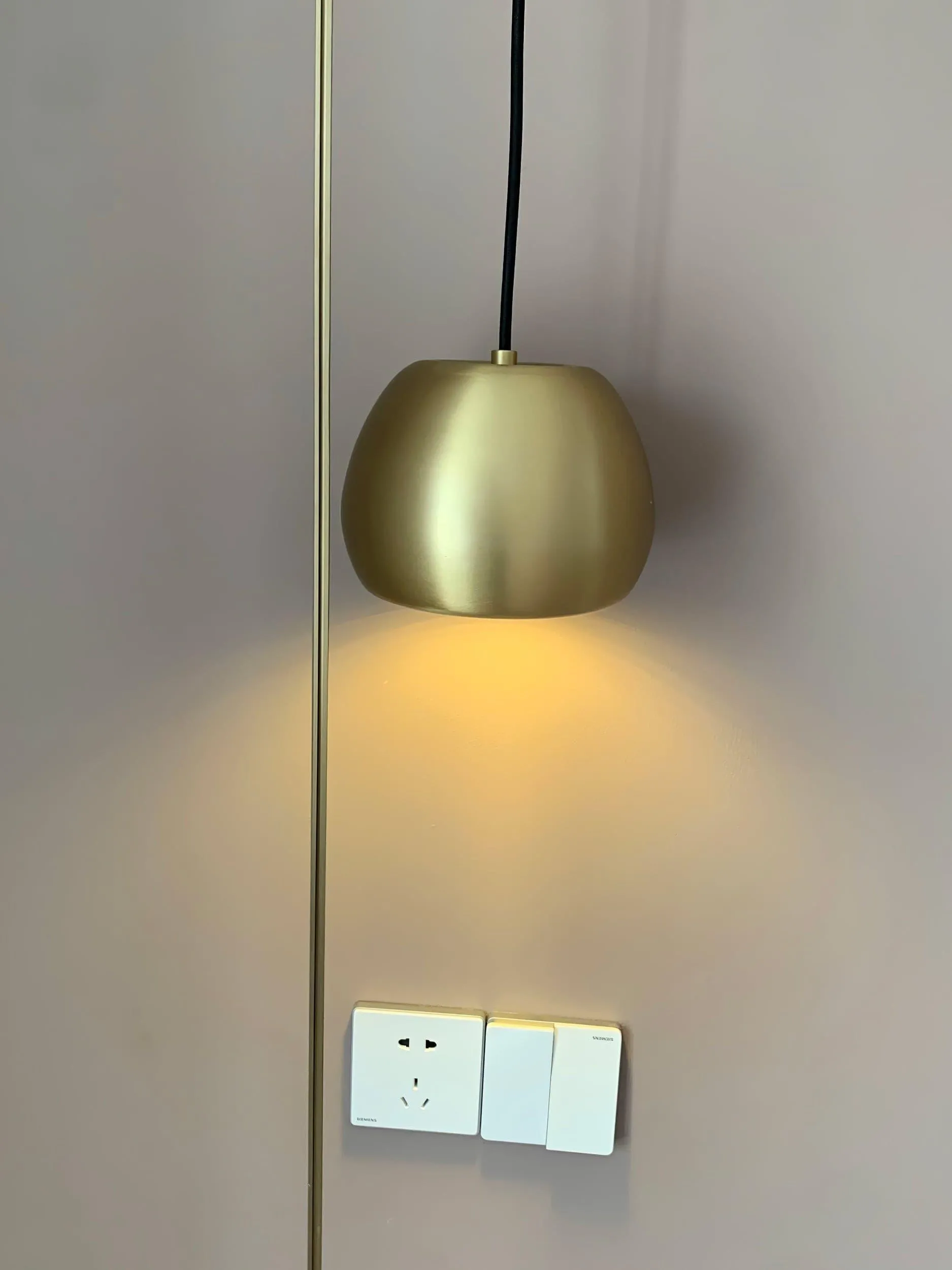 Isaac Pendant Lamp