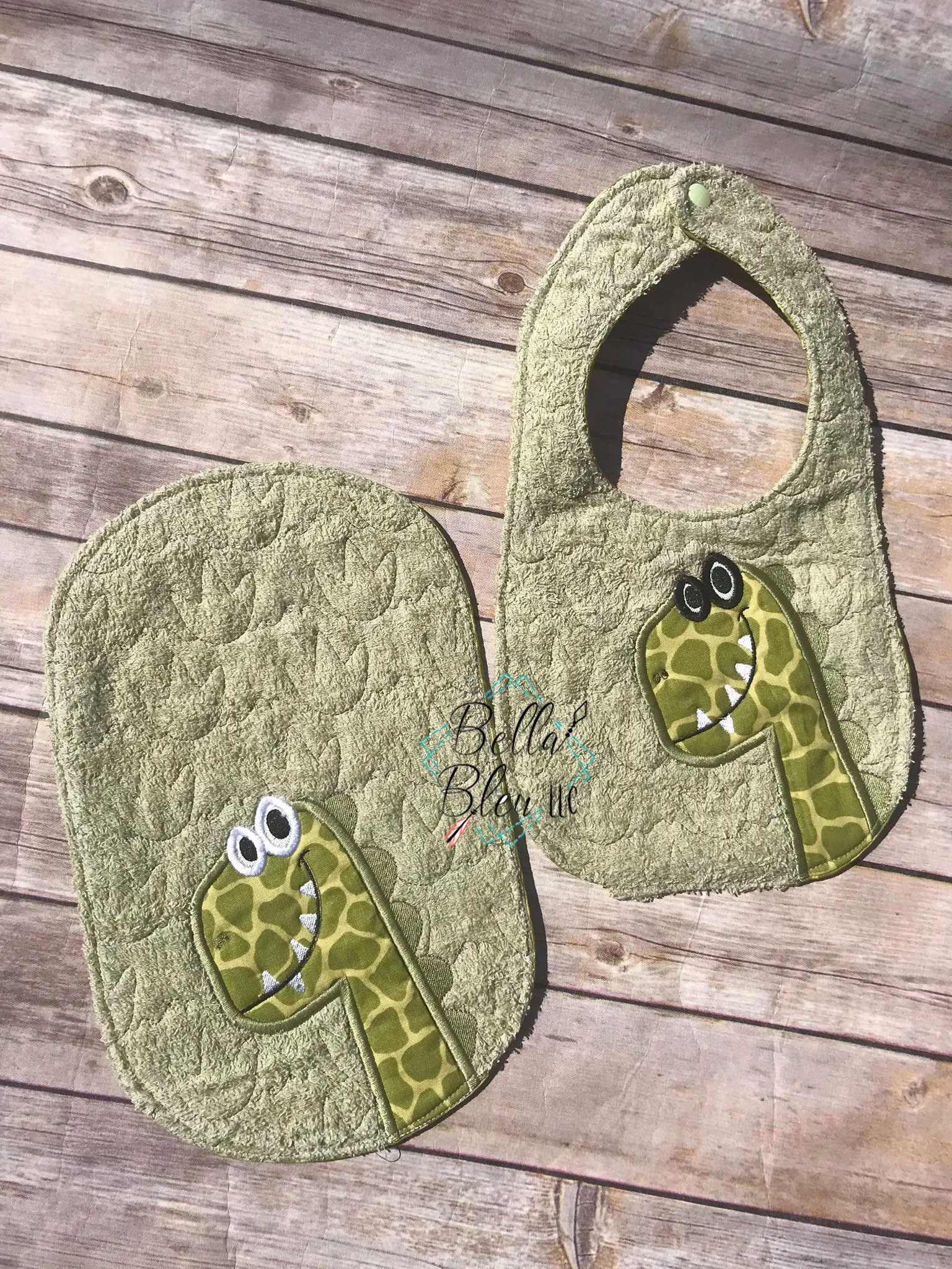 ITH In The hoop Baby Burp Cloth with T-Rex Dinosaur Pattern